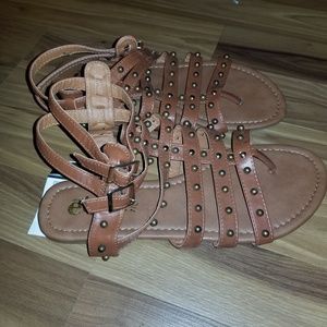 NWT cute sandals